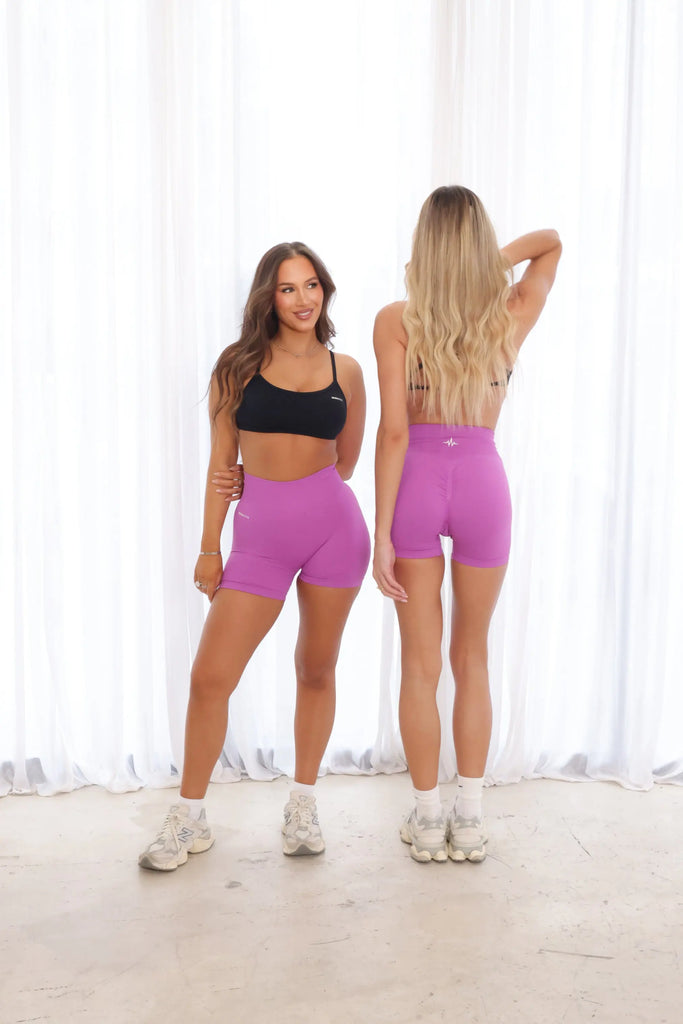 Pulse Seamless Scrunch Shorts - Acai Maxim Active